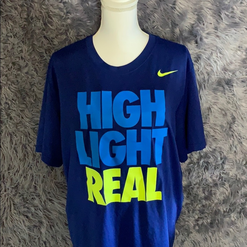 DRI-FIT • NIKE • XL